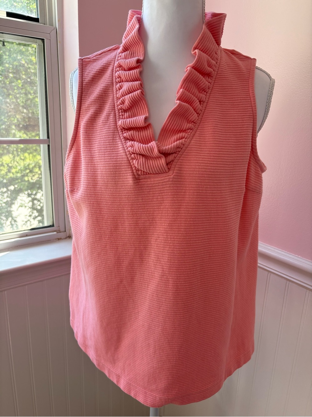 crown & ivy Coral Ruffled V-Neck Sleeveless Top